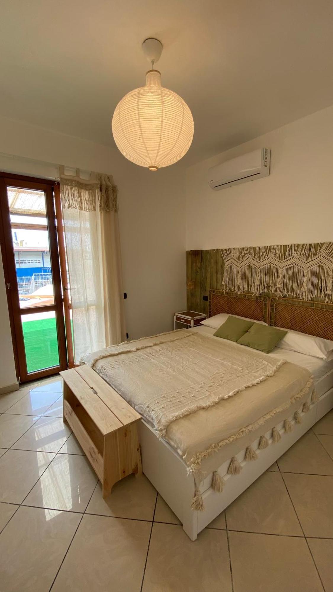 Giu Al Porto Apartment Salerno Ngoại thất bức ảnh