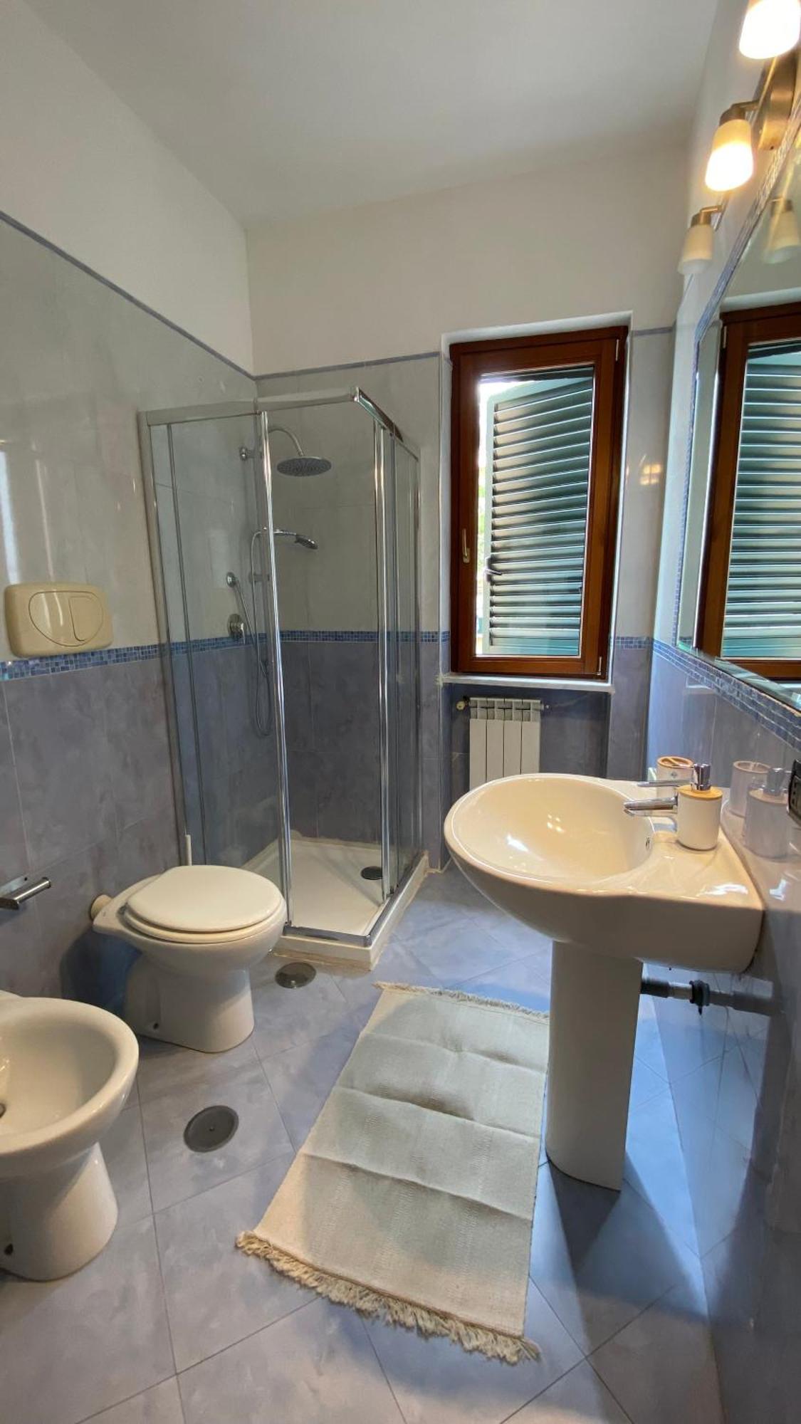 Giu Al Porto Apartment Salerno Ngoại thất bức ảnh